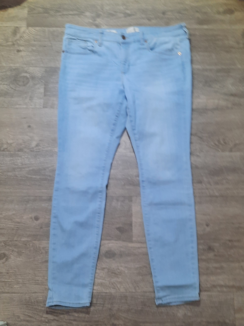 Women’s Light Blue Skinny Jeans - Classic Stretch Denim